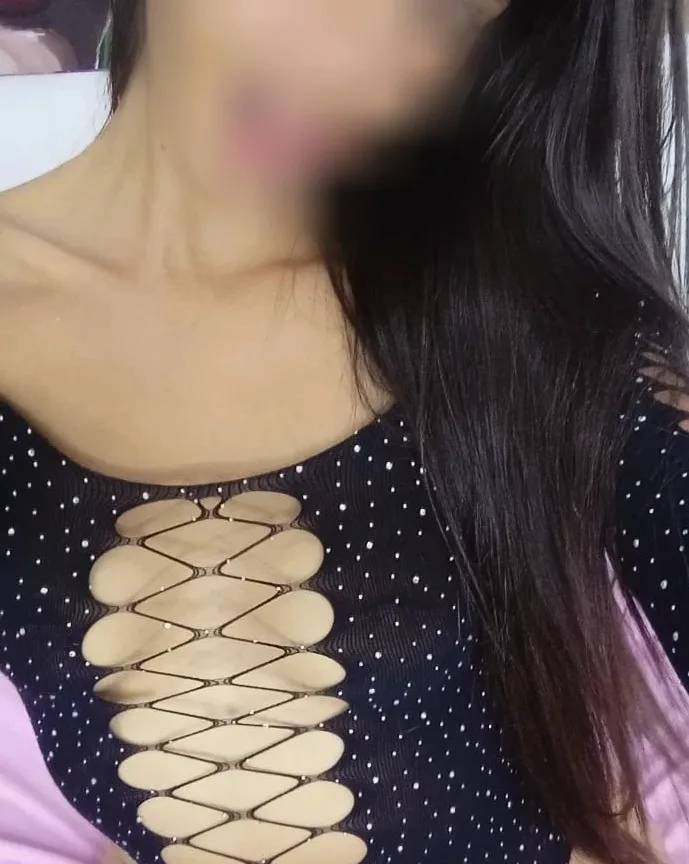 Essi, 25